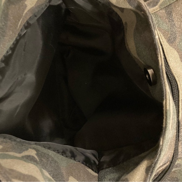 Harley-Davidson Camouflage Bucket Shoulder Bag With Studs - Picture 9 of 14